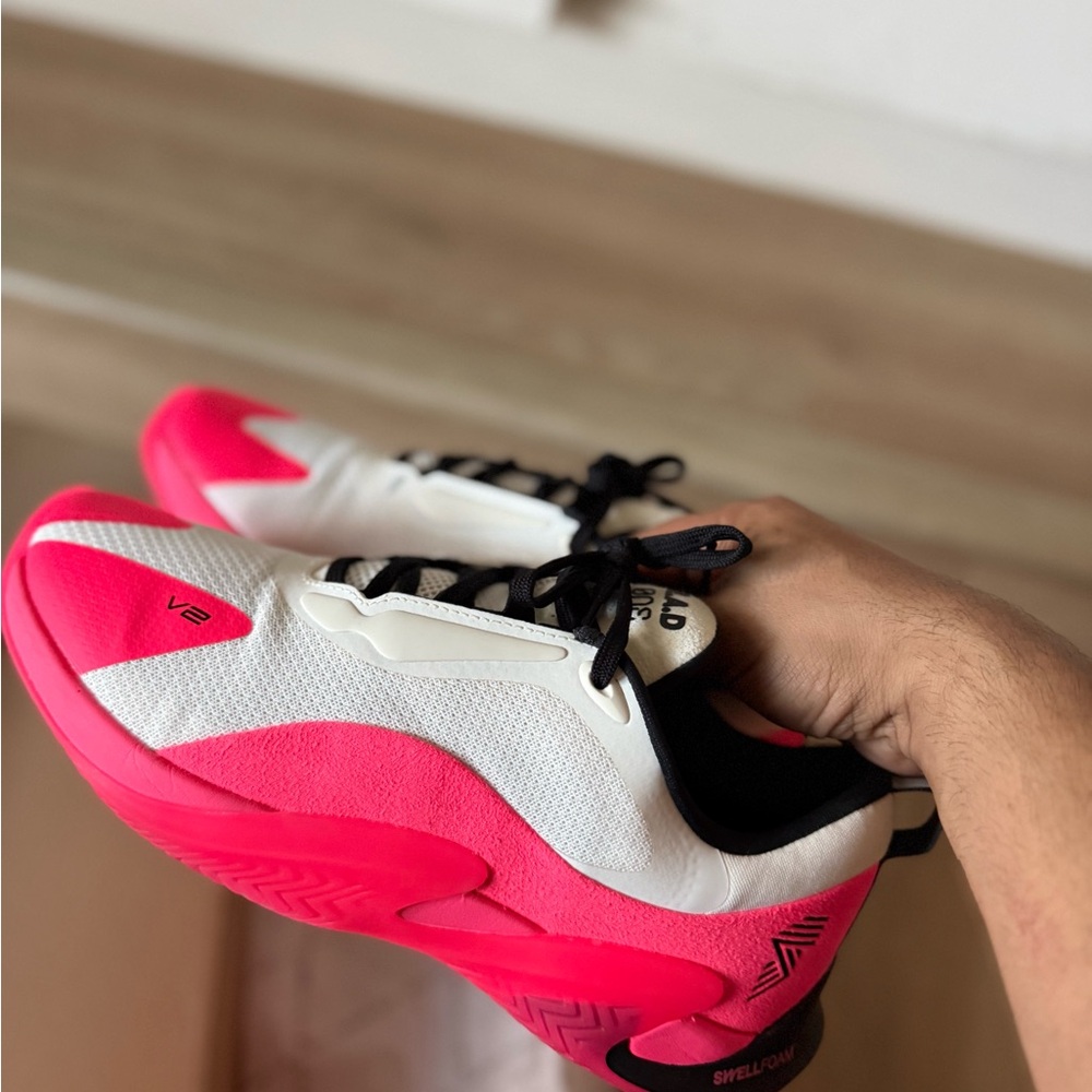 R.a.d. global one V2 Racing pink 9.5 Men’s